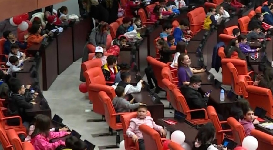 Meclis'te 23 Nisan Çocuk Özel Oturumu