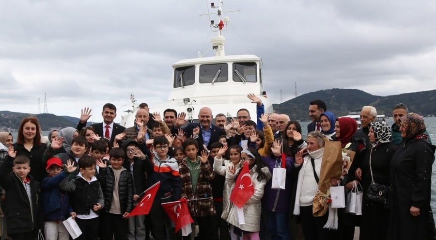 Bakan Süleyman Soylu'dan 23 Nisan'da çocuklarla boğaz turu