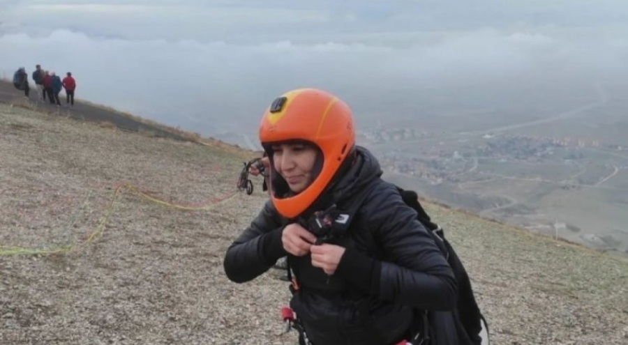 Antalya'da yamaç paraşütü denize düştü