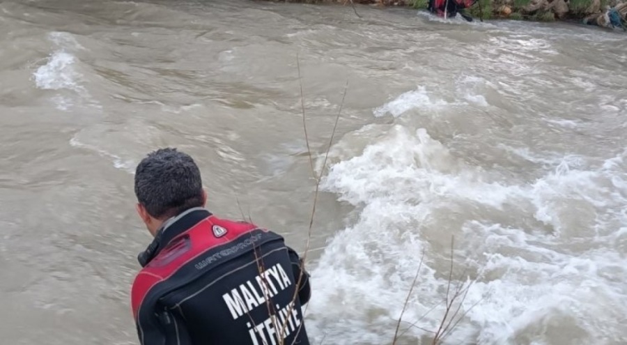 Çaya düşen 8 yaşındaki kız hayatını kaybetti