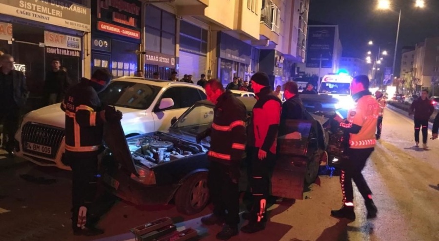 3 otomobile çarptı, olay yerinden kaçtı