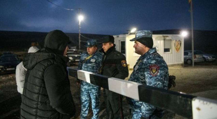 Azerbaycan ve Ermenistan arasında "kontrol noktası" krizi yaşanıyor