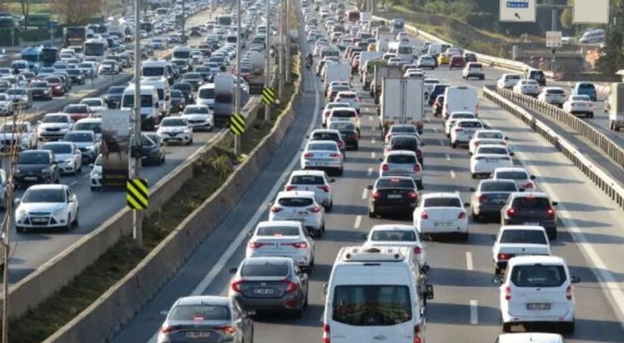 Bayram tatilinin ardından İstanbul'da trafik yoğunluğu yaşandı