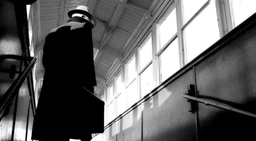 İngiliz casus kendi çocuğunu öldürdü