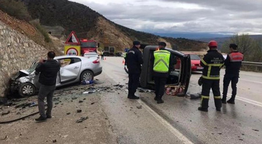 Çorum'da korkunç kaza: Ölü ve yaralılar var