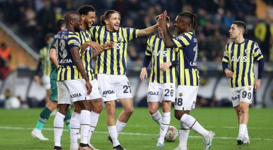 Fenerbahçe, İstanbulspor'u konuk ediyor