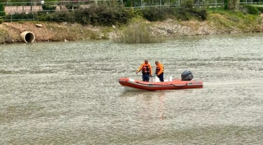 Munzur Çayı'na uçan araçtaki 3 kişi aranıyor
