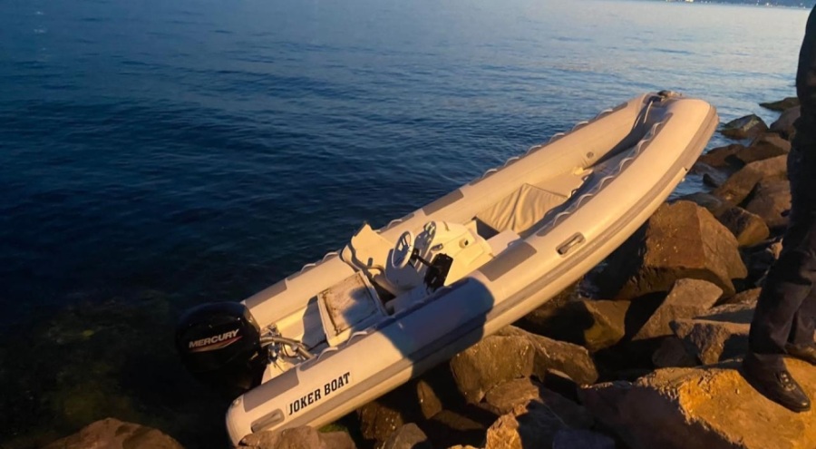 İstanbul'da kontrolden çıkan bot kıyıya vurdu