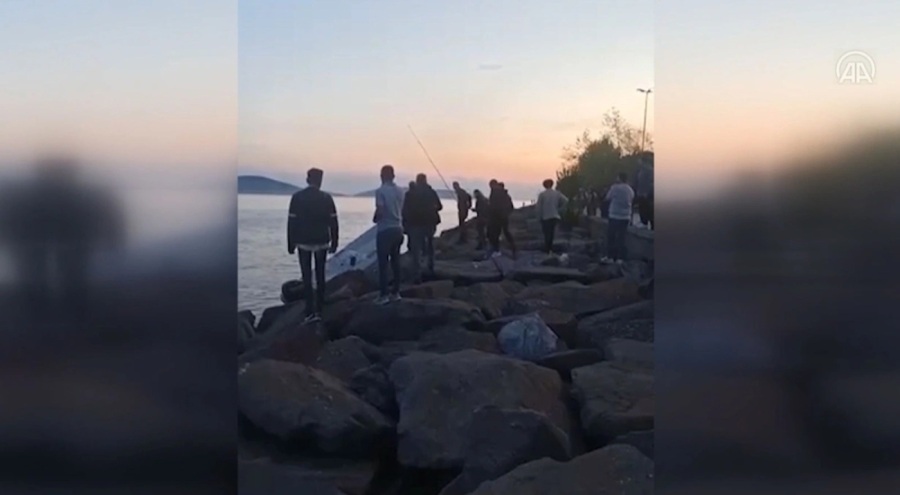 Kartal'da bottan denize düşen kişi kayboldu