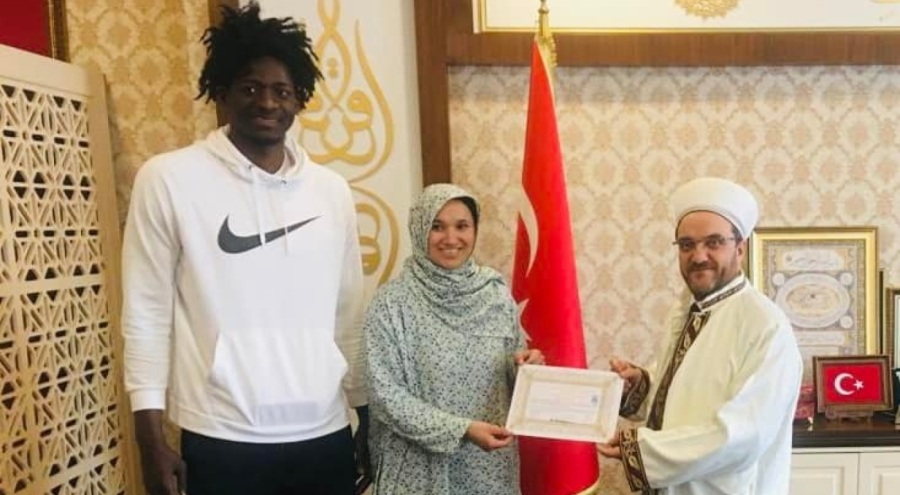 Bursa'da ABD vatandaşı kadın Müslüman olup Meryem ismini aldı!