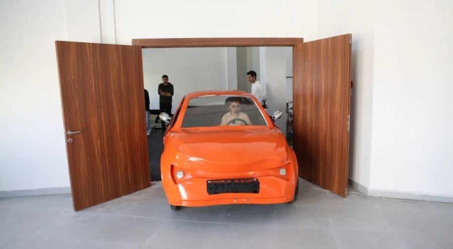 Üniversite öğrencilerinden hidrojen yakıtlı otomobil