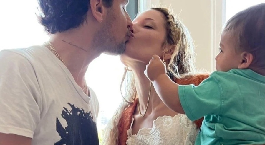 Halsey'den "Anne sütü cilde iyi geliyor" açıklaması