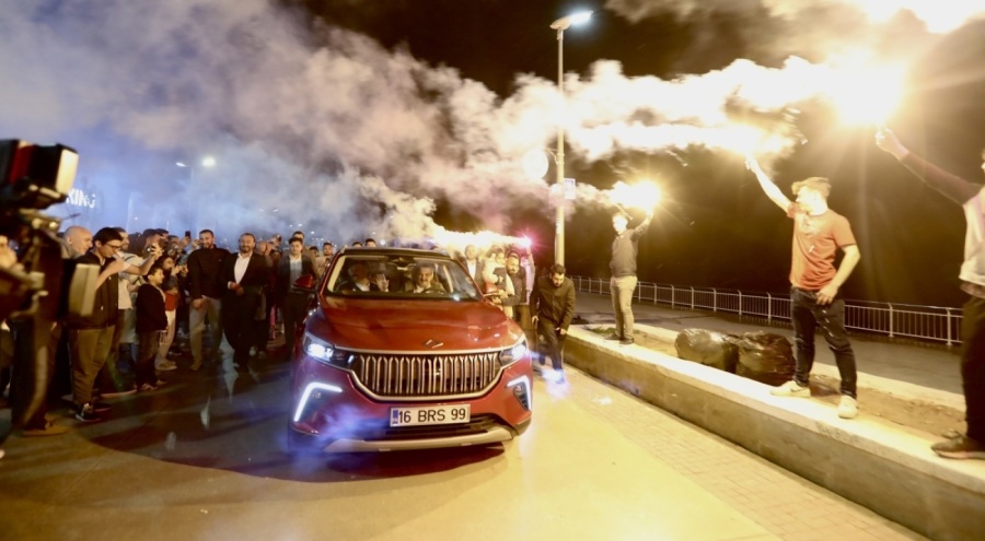 Bursalı gençler Togg ile tur attı