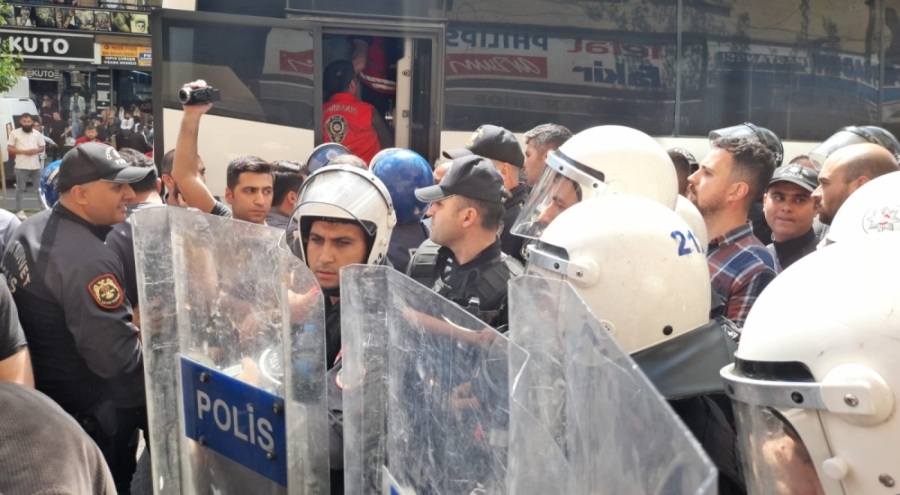 21 ilde düzenlenen terör operasyonuna protesto