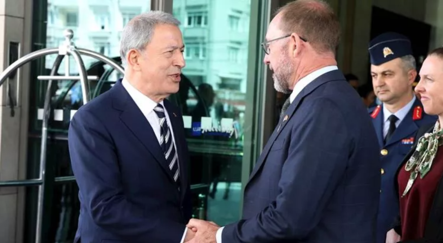 Bakan Akar, Yeni Zelandalı mevkidaşı ile görüştü