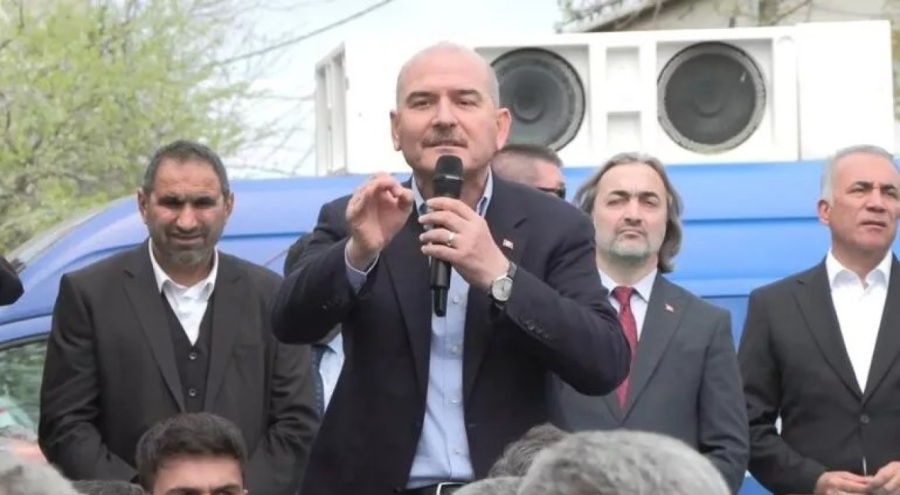 Bakan Süleyman Soylu: Terör kıyafetini giymiş birisini daha milletvekili adayı yapmışlar