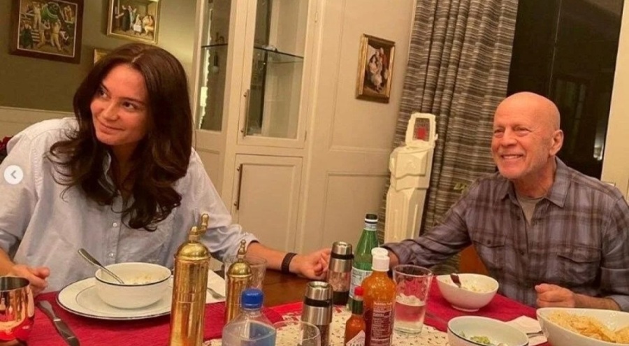 Bruce Willis dede olmanın heyecanını yaşıyor