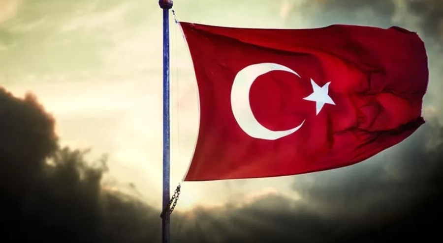 İsveç'te Türk bayrağına alçak tehdit