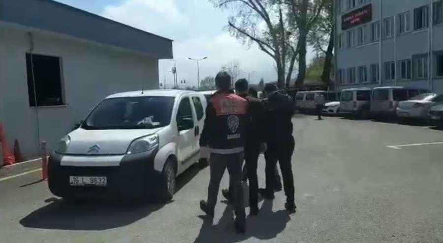 Bursa'da hırsızlık çetesi kıskıvrak yakalandı