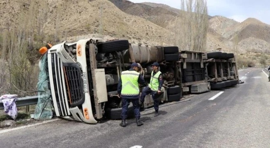 10 yılda 50 kişinin hayatını kaybetti: "Ölüm kavşağı"nda yine kaza oldu