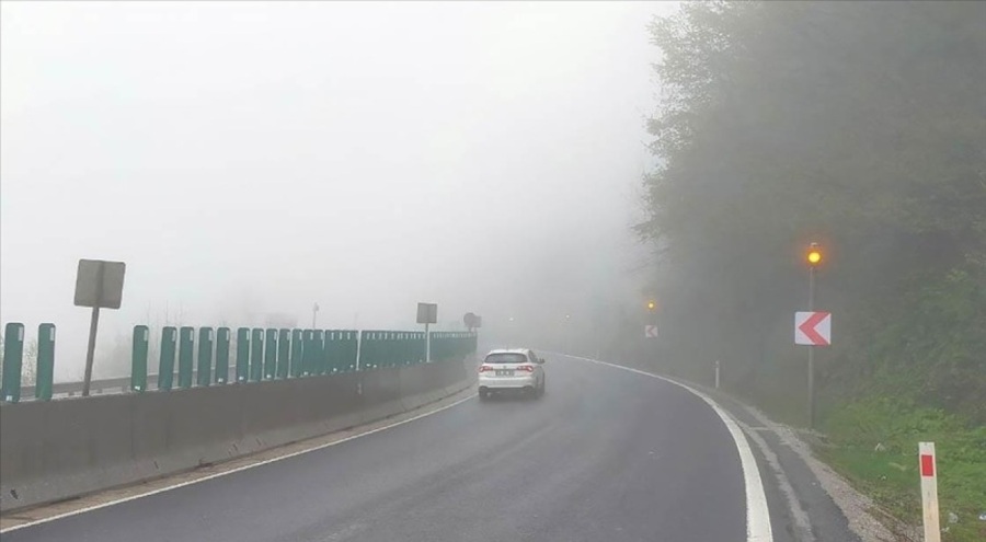 Bolu Dağı'nda sis etkili oluyor