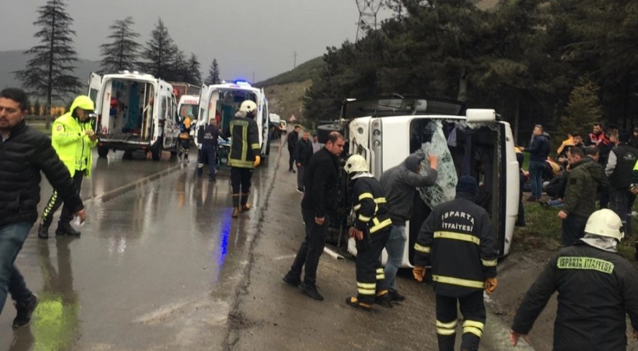 Isparta'da korkunç kaza: Yaralılar var