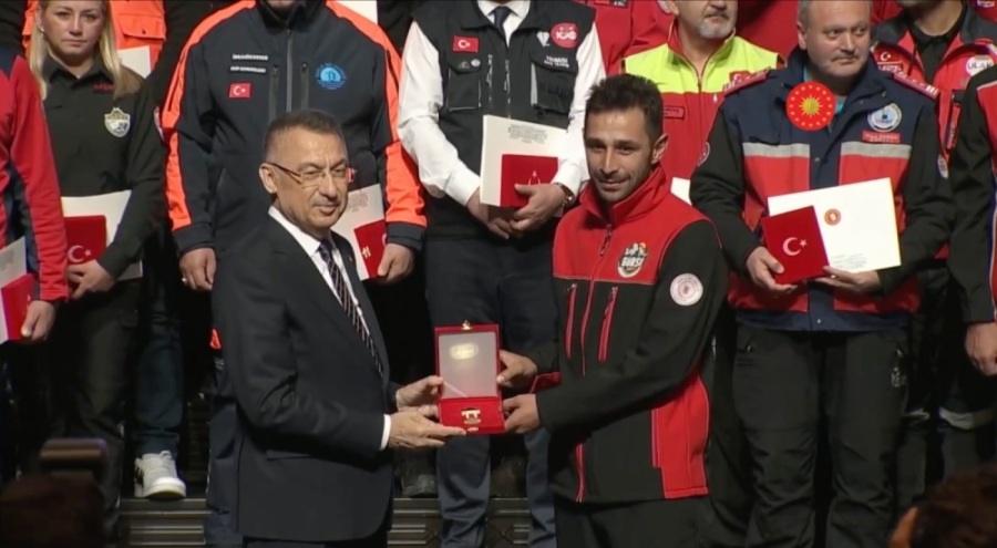 Bursa Gürsu Arama Kurtarma ekibine Devlet Üstün Fedakarlık madalyası