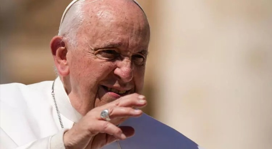 Papa'dan meclis toplantısında kadınlar için oy hakkı kararı