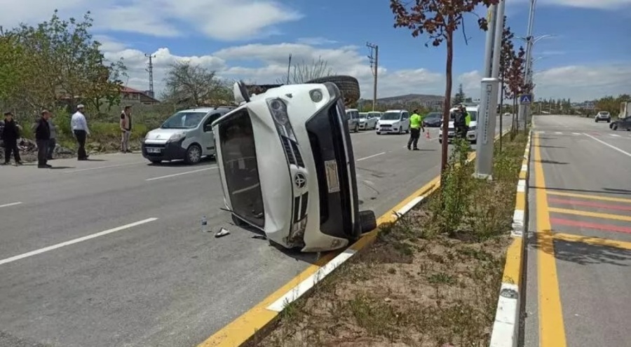 Sivrice İlçe Belediye Başkanı, makam aracıyla kaza yaptı