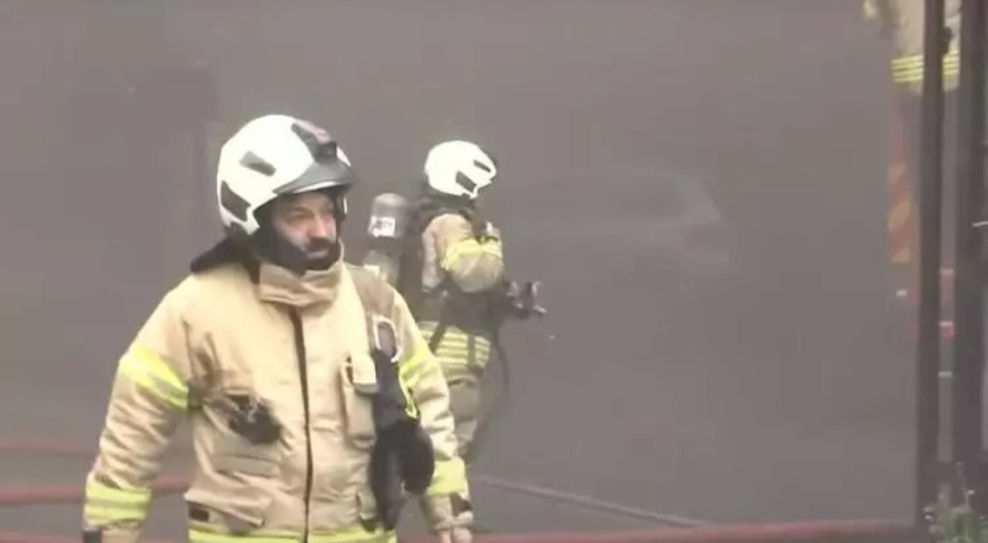 İstanbul Küçükçekmece'de tekstil atölyesinde yangın paniği