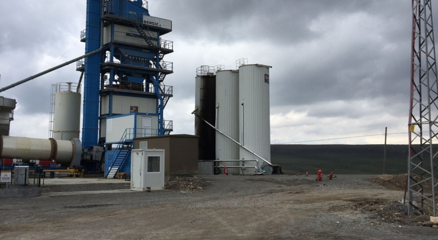 Zift tankı patladı! Yaralılar var