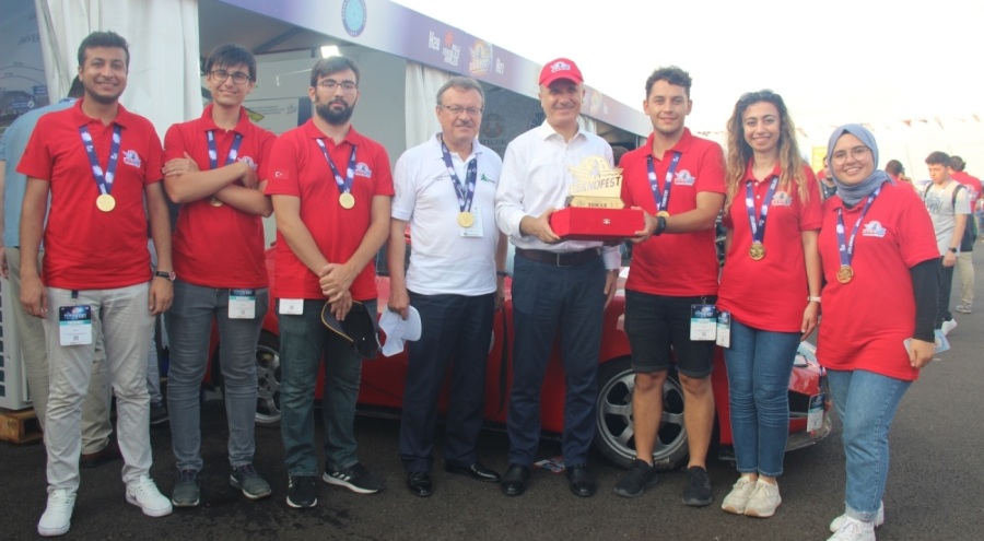Bursa Uludağ Üniversitesi 11 takımıyla TEKNOFEST finallerinde