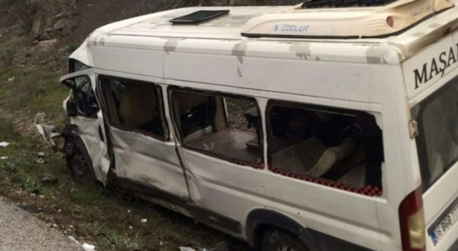 Ankara'da işçi servisi kaza yaptı