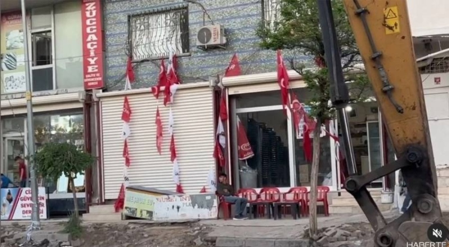 Cizre Belediyesi, CHP'nin seçim bürosuna önce onay verdi, bir gün sonra önünde yol çalışması başlattı
