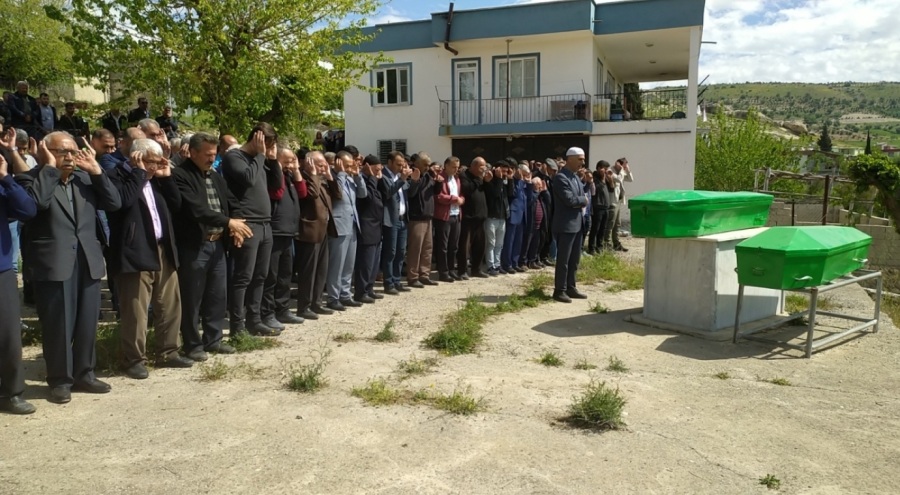 İntihar eden baba ile vurduğu kızı yan yana toprağa verildi