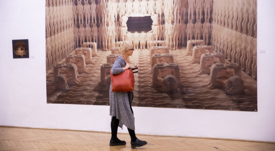 Macar sanatçılar eserleriyle depremzedelere destek oldu