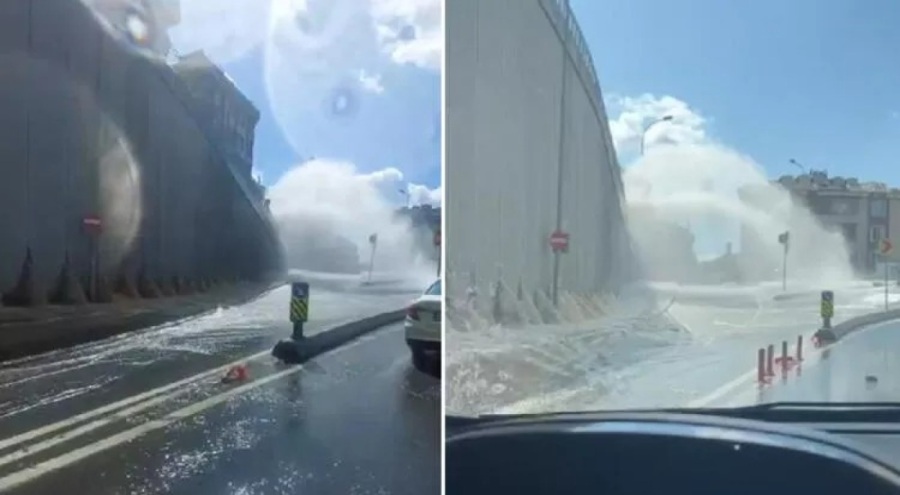 Eyüpsultan'da tünel girişinde su borusu patladı: 2 tramvay mahsur kaldı