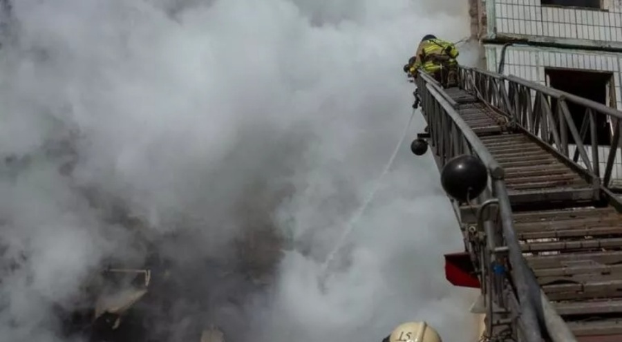 Rusya'nın Ukrayna'da binaları vurduğu saldırılarda ölü sayısı 18'e çıktı