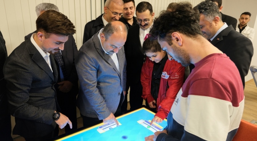 Bakan Varank BEBKA'nın girişimcilik merkezi TechINBursa'yı açtı