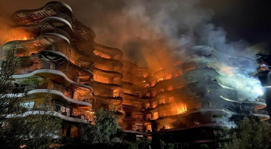 Lüks sitedeki yangında 'kundaklama' ihtimali!