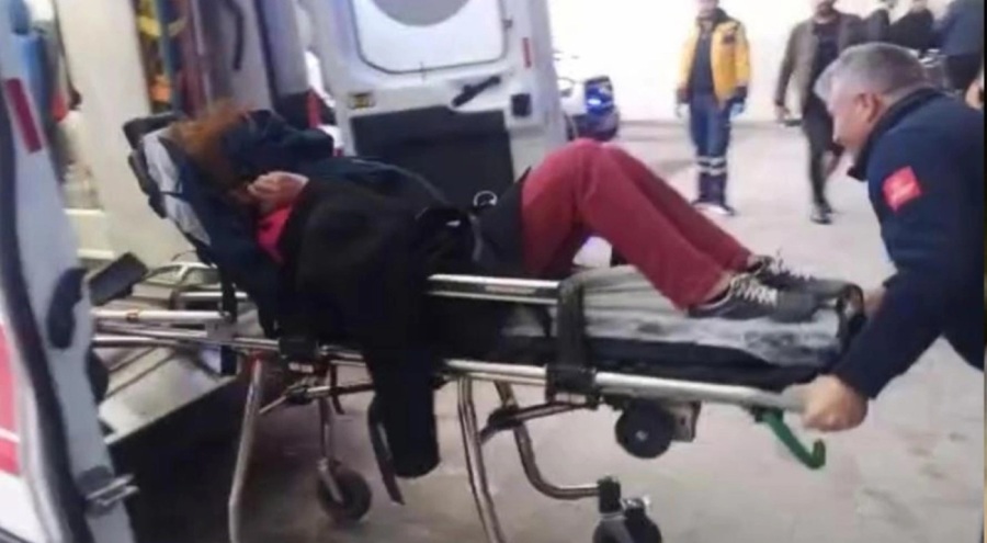 Boğazından bıçaklanan kadın, ağır yaralandı