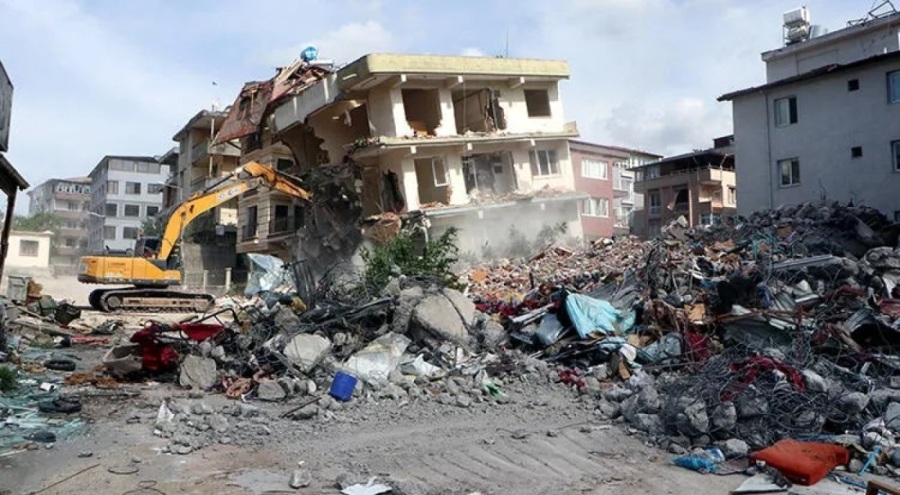 Hatay'da enkaz kaldırma çalışmaları sürüyor