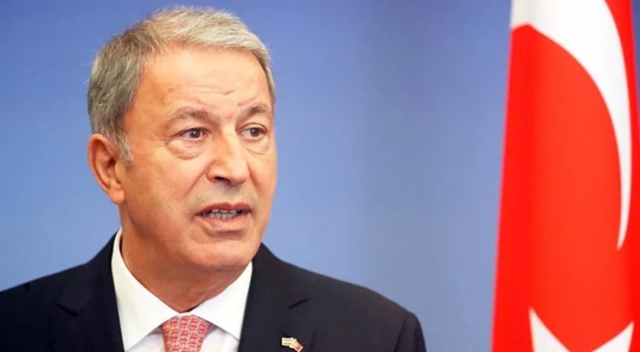 Bakan Akar: Teröristlerin barınakları, sığınakları başlarına yıkıldı