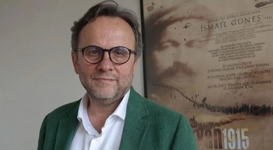 Eşiyle sahile inen ünlü yönetmene saldırı