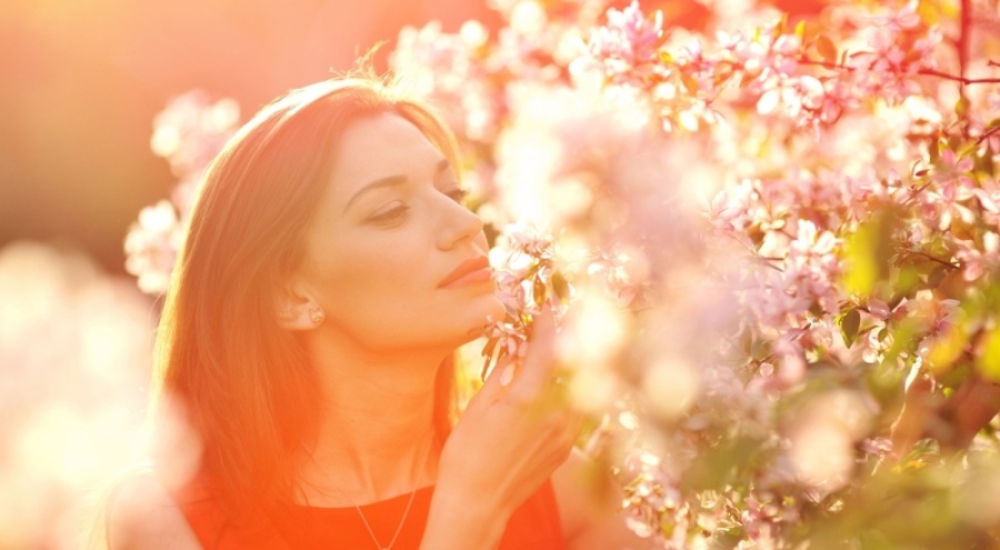 Uzmandan uyarı: Bahar aylarında göz alerjisine dikkat!