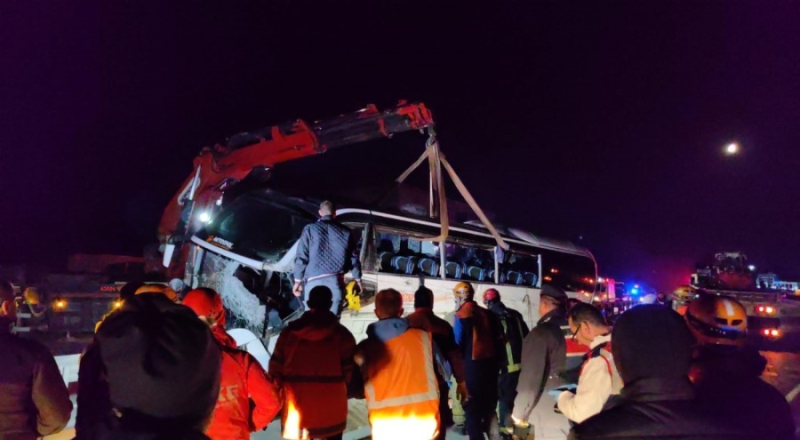 Bursa'da öğrenci dolu otobüs devrildi: Bilanço ağır