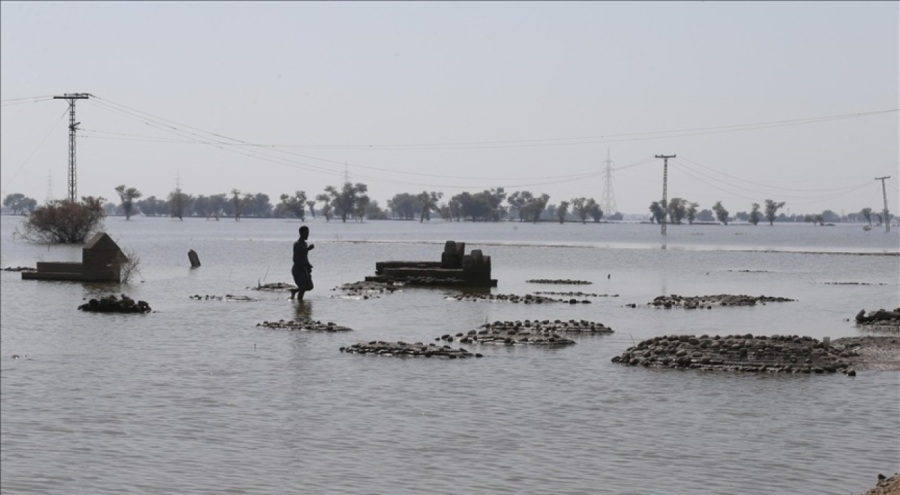 Pakistan'da şiddetli yağışların yol açtığı su baskınlarında 5 kişi hayatını kaybetti