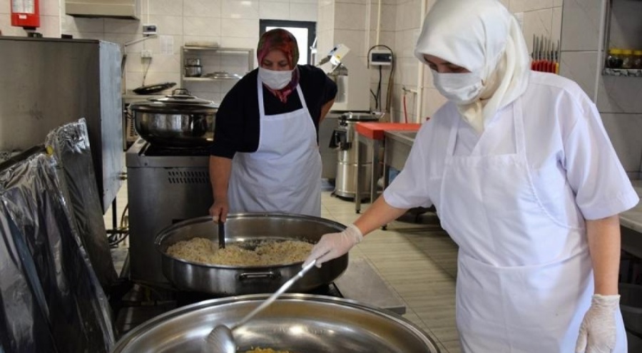 3 bin 85 sözleşmeli aşçı yardımcısı aşçı kadrosuna atandı