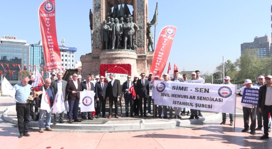 TÜRK-İŞ ve SİME-SEN Taksim'e çelenk bıraktı
