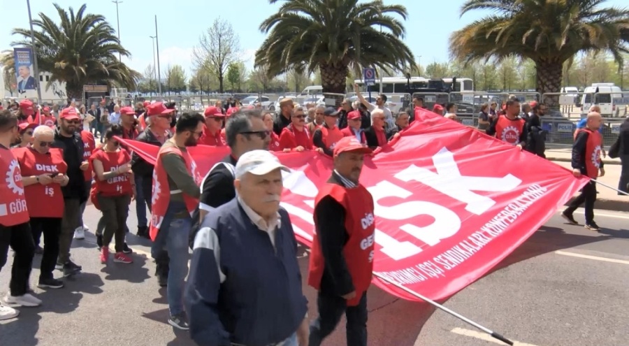 Maltepe'de 1 Mayıs için toplanmalar başladı